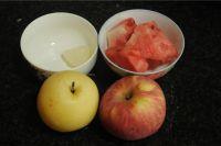 白梨西瓜苹果汁的做法步骤1