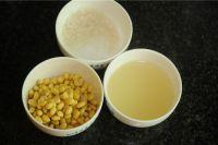 黄芪大米豆浆的做法步骤2