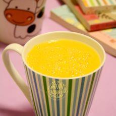 鲜榨荔枝芒果汁