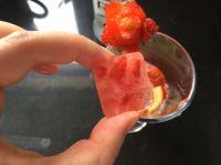 鸡尾酒草莓冰饮的做法步骤6